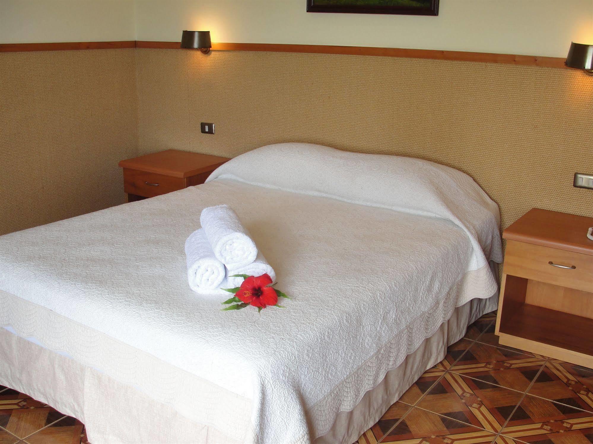 Iorana Isla de Pascua Hotel Hanga Roa Exterior foto